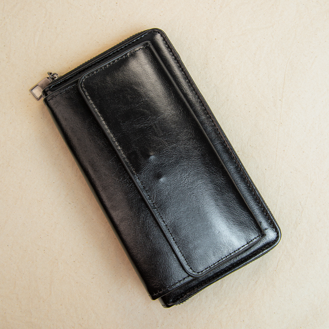Women One Shipper Wallet (D- 820)
