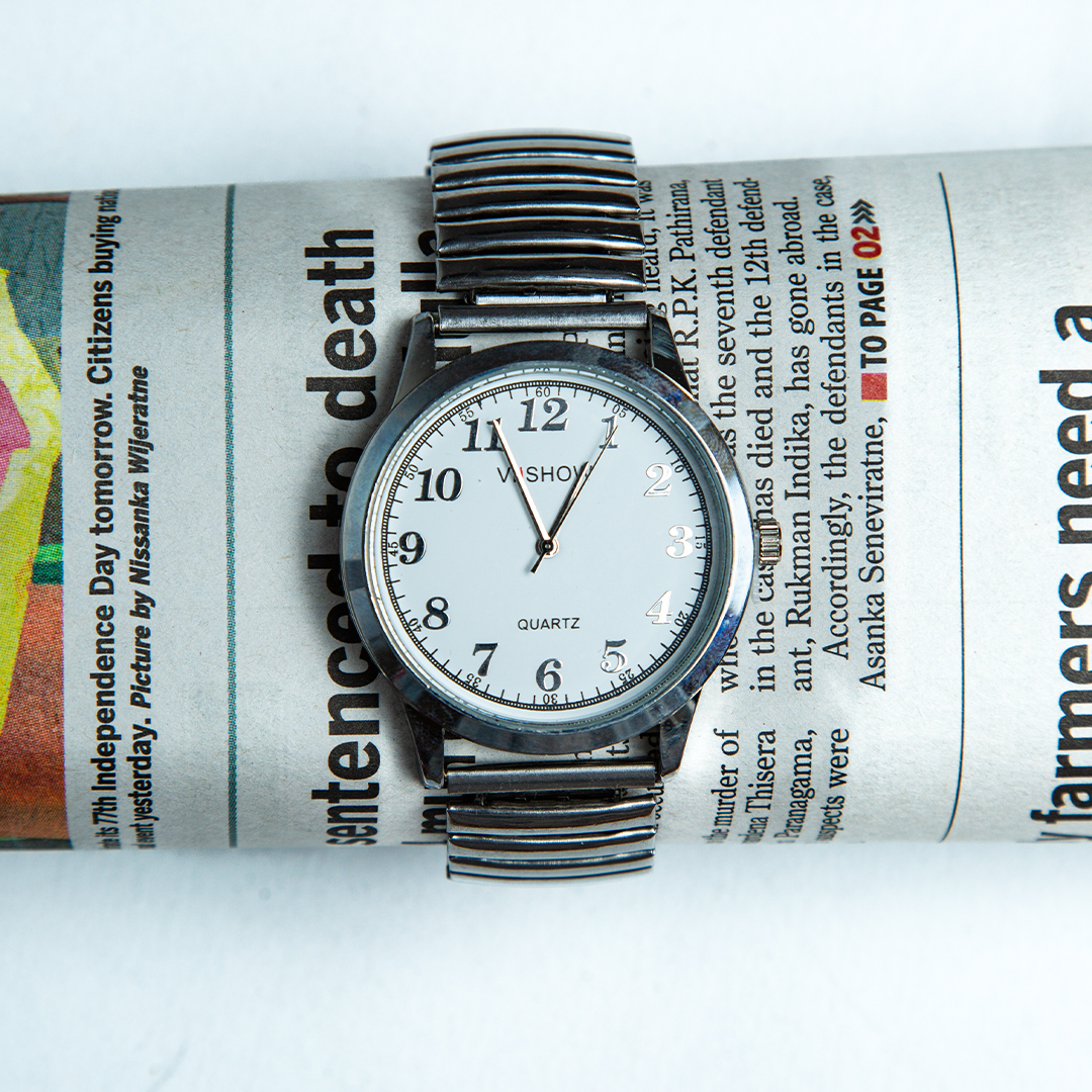 Silver Men Watch (D- 660)