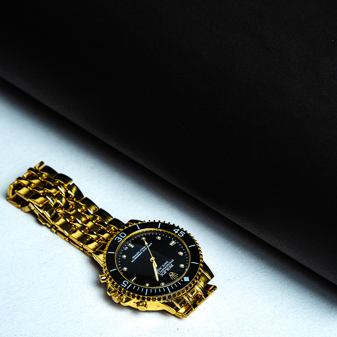 Gold Rolex Men Watch (D- 670)