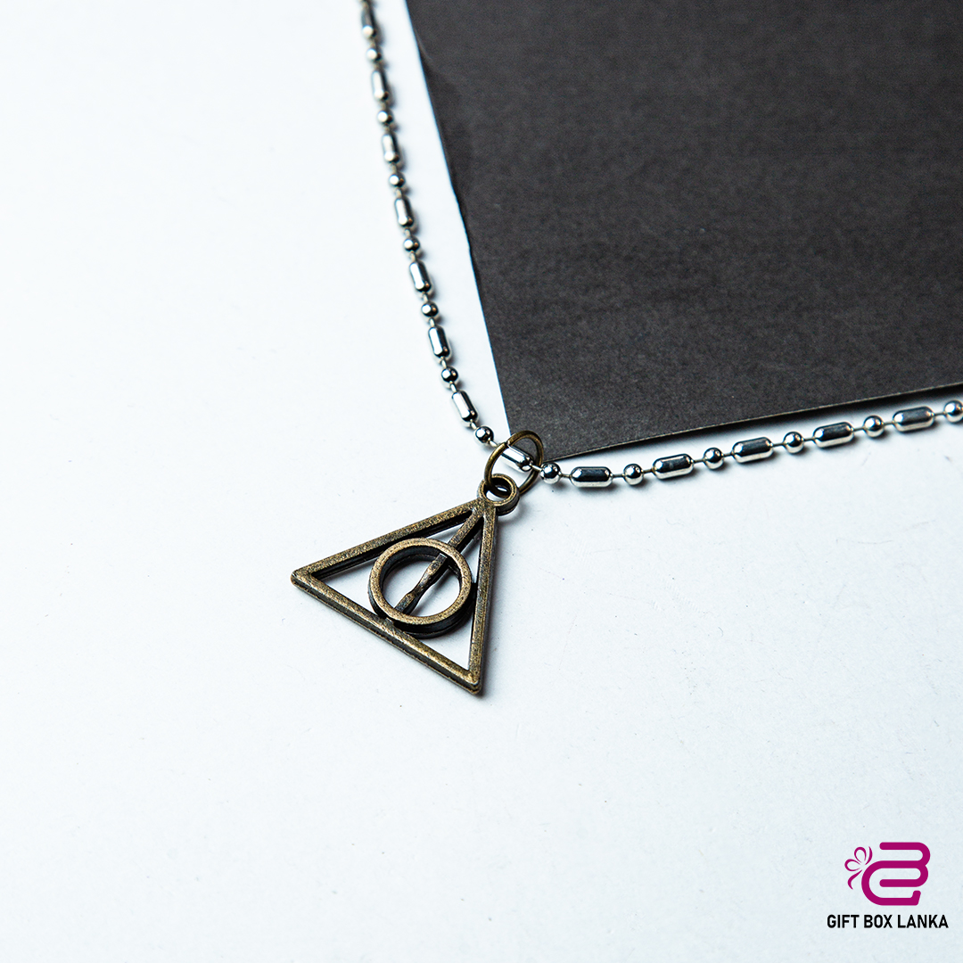 Triangle Necklace (D- 384)
