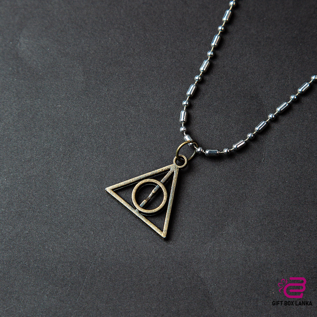 Triangle Necklace (D- 384)