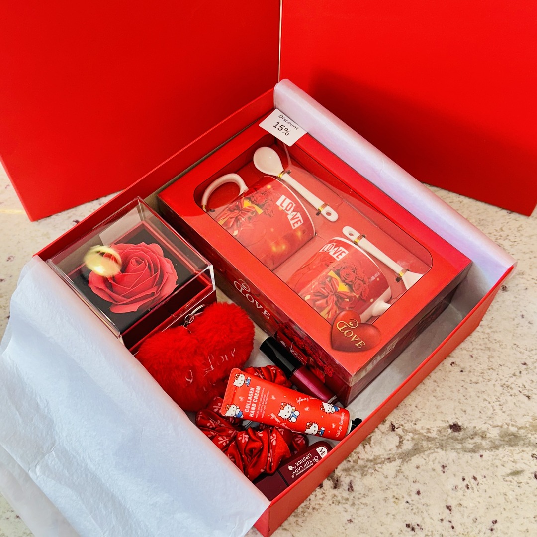 Valentine Special Gift Box (D-138)