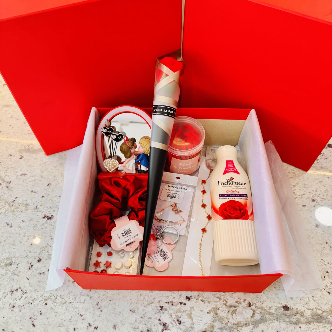 Valentine Special Gift Box (D-143)